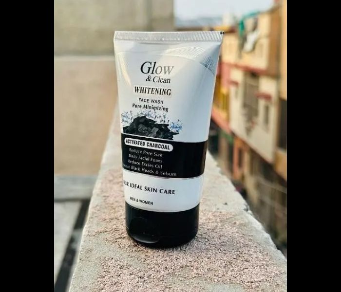 GLOW AND CLEAN CHARCOAL FACE WASH